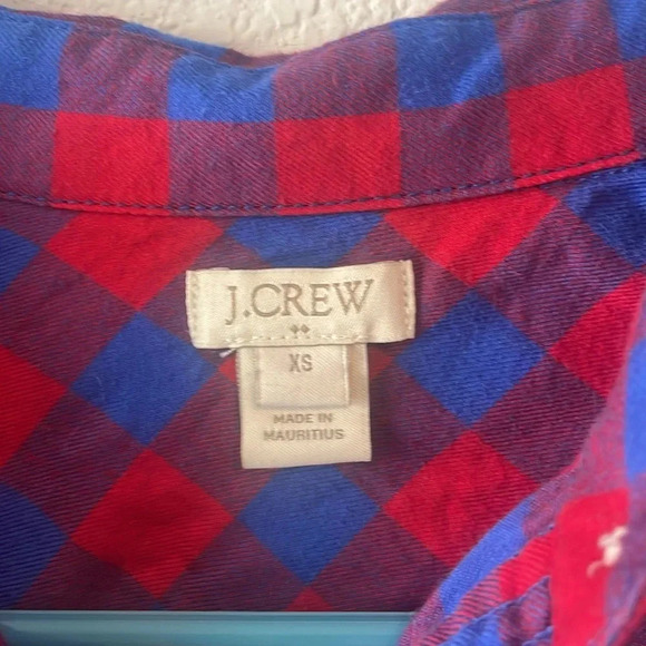 JCrew 100% cotton blue and red plaid XS half button up top - Picture 2 of 5